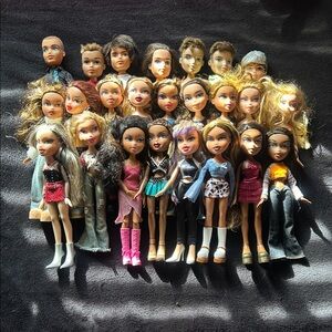 Bratz Bundle Lot of 24 Dolls and Accessories - Vintage and New